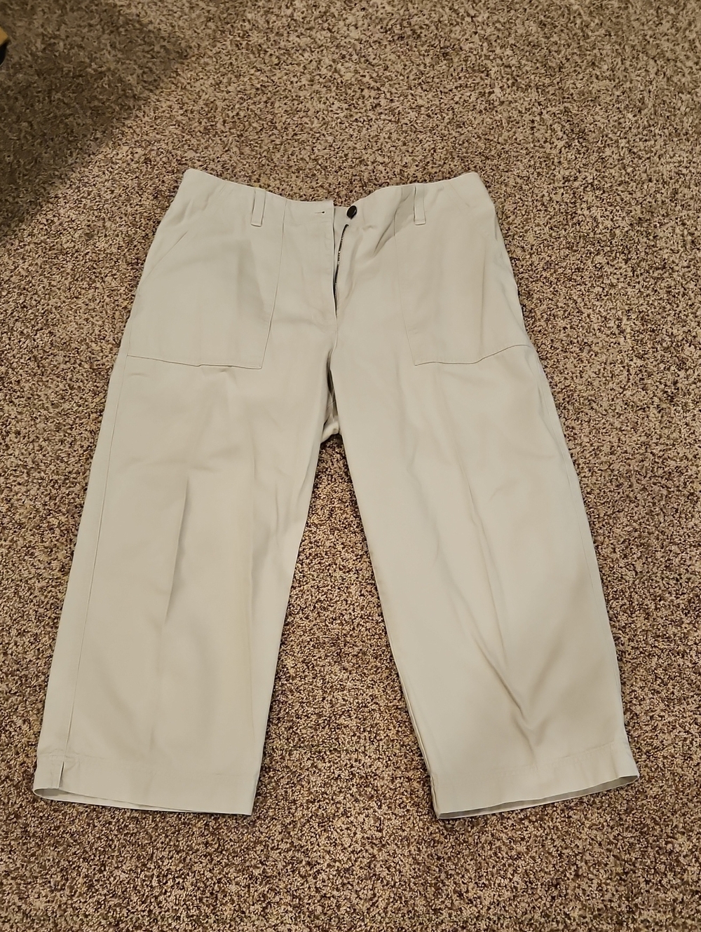 Women's Jones Sport Straight Leg Capri Pants - Light Beige